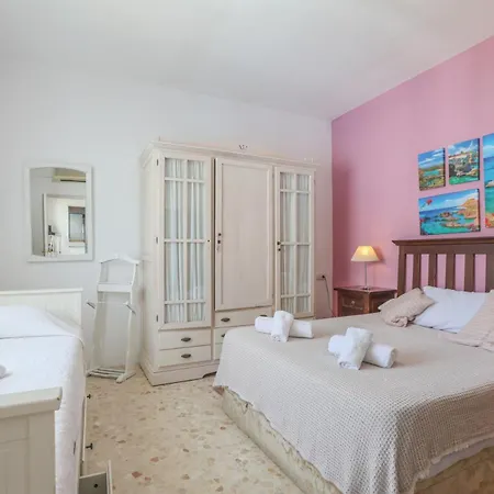 Montecarmelo Villa *